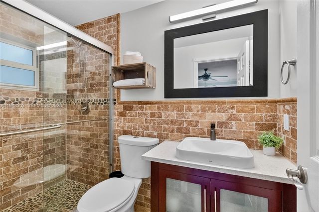 4761 NE 18th Ave, Oakland Park, FL 33334