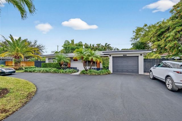 4761 NE 18th Ave, Oakland Park, FL 33334