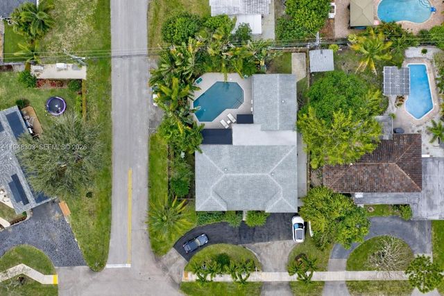 4761 NE 18th Ave, Oakland Park, FL 33334