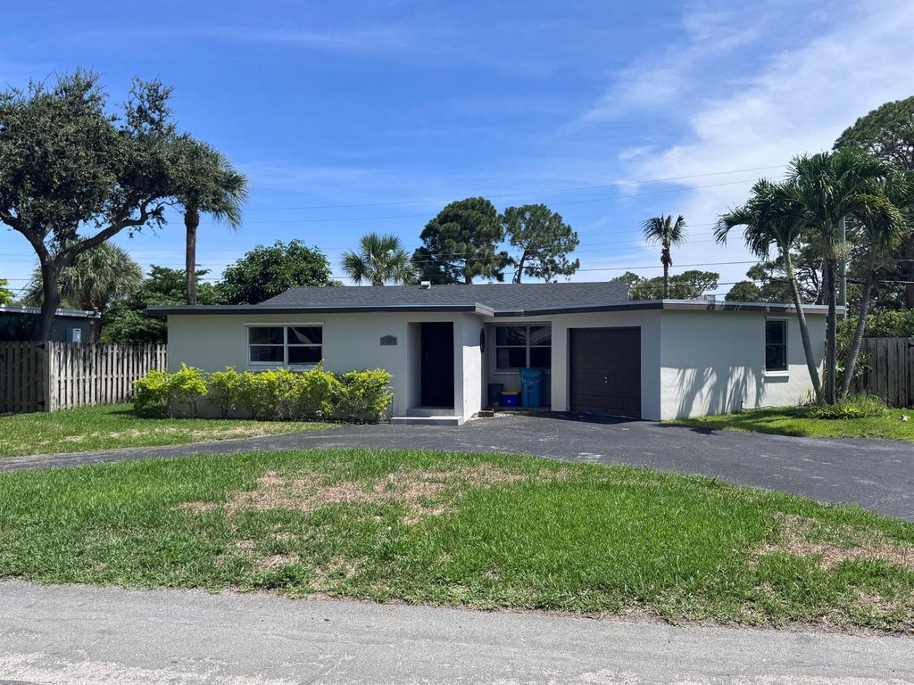 134 SE 31st Avenue, Boynton Beach, FL 33435