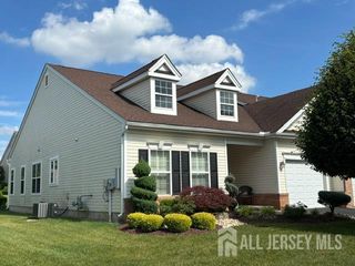 61 Diamond Spring Drive, Monroe, NJ 08831