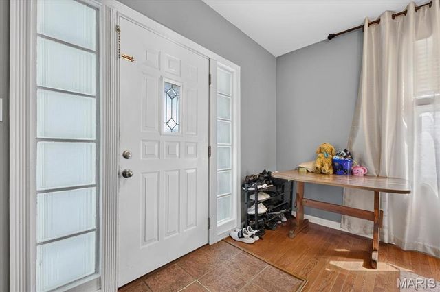 945 Regina Avenue, St Louis, MO 63125