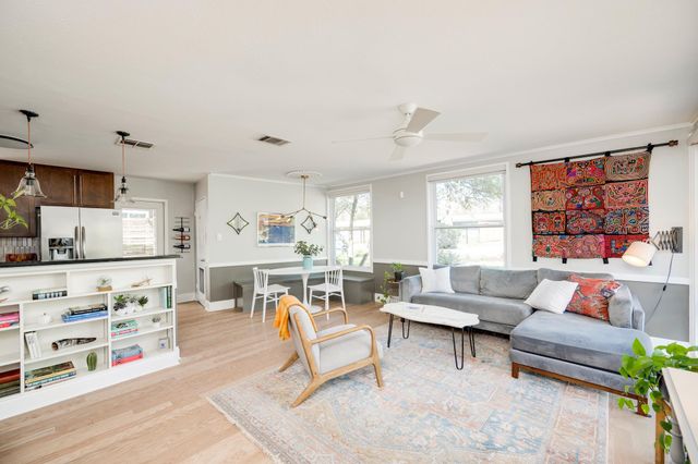 1313 Corona DR, Austin, TX 78723