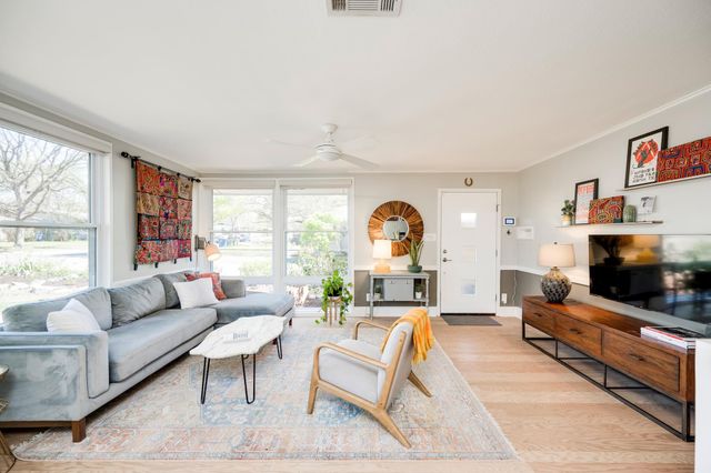 1313 Corona DR, Austin, TX 78723