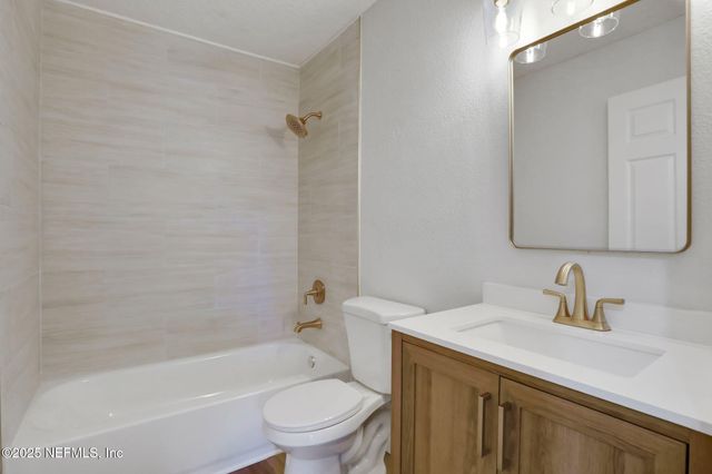 4404 KEY LARGO Drive, Jacksonville, FL 32218