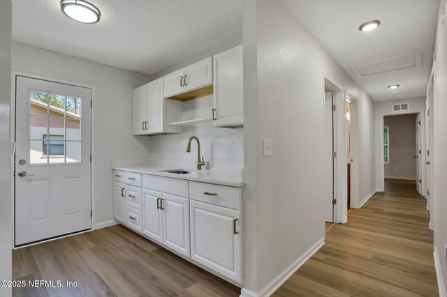 4404 KEY LARGO Drive, Jacksonville, FL 32218