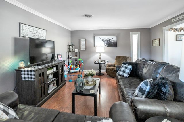 505 Laurel Ln, Hallsville, TX 75650