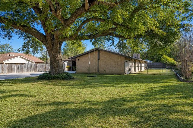 505 Laurel Ln, Hallsville, TX 75650