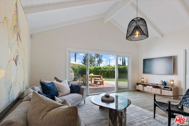 12610 Keswick Street, North Hollywood, CA 91605