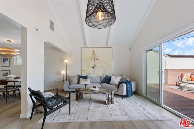 12610 Keswick Street, North Hollywood, CA 91605