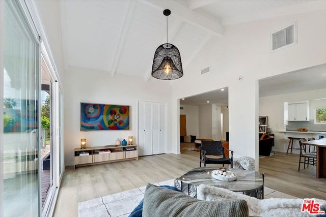 12610 Keswick Street, North Hollywood, CA 91605