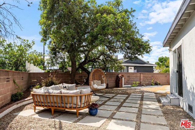 12610 Keswick Street, North Hollywood, CA 91605