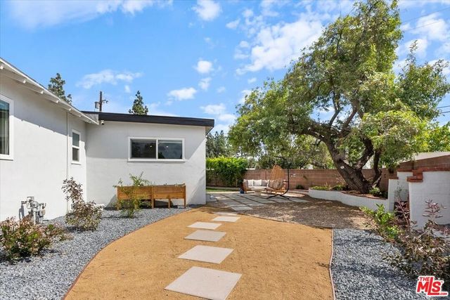 12610 Keswick Street, North Hollywood, CA 91605