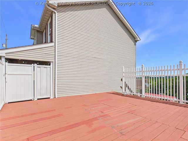 211 Trap Post Road, South Charleston, WV 25309