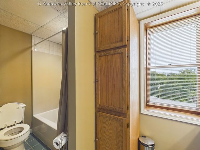 211 Trap Post Road, South Charleston, WV 25309