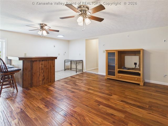 211 Trap Post Road, South Charleston, WV 25309