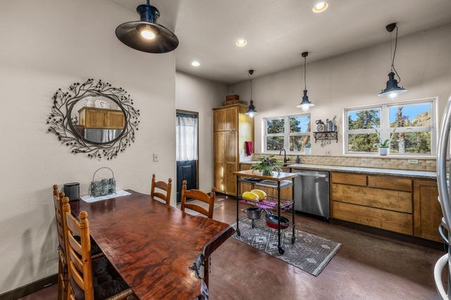 3885 NE Xenolith Street, Terrebonne, OR 97760