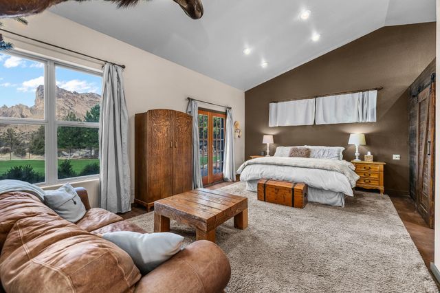 3885 NE Xenolith Street, Terrebonne, OR 97760