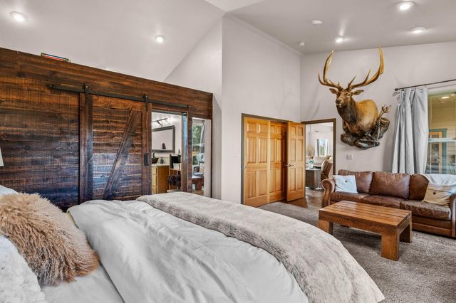 3885 NE Xenolith Street, Terrebonne, OR 97760