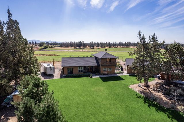 3885 NE Xenolith Street, Terrebonne, OR 97760