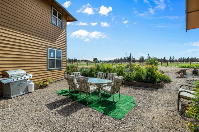 3885 NE Xenolith Street, Terrebonne, OR 97760