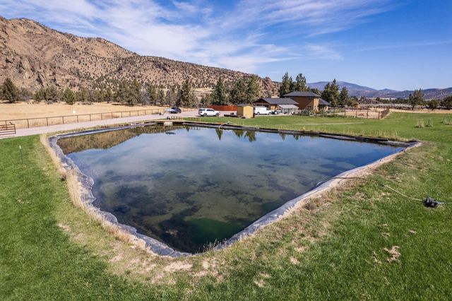 3885 NE Xenolith Street, Terrebonne, OR 97760