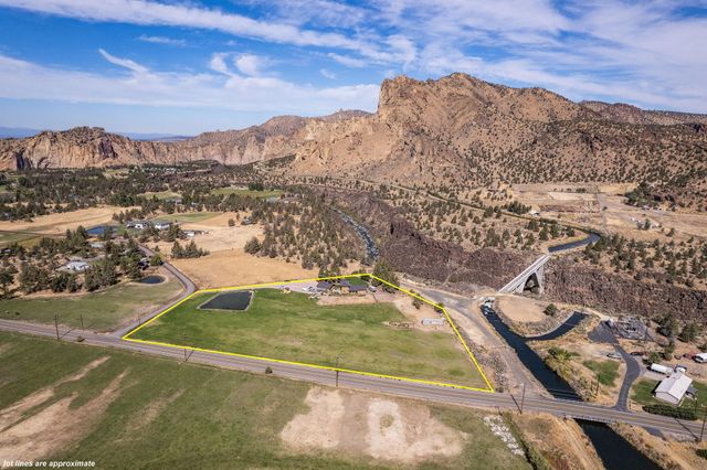 3885 NE Xenolith Street, Terrebonne, OR 97760