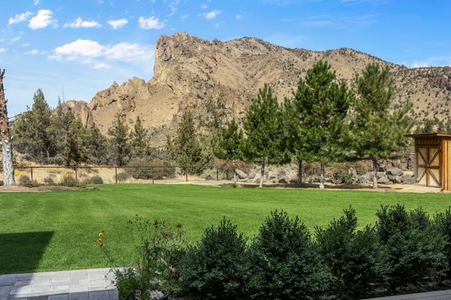 3885 NE Xenolith Street, Terrebonne, OR 97760