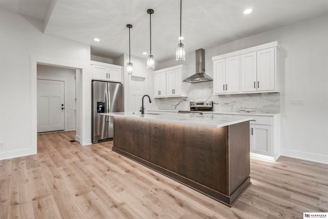 10005 S 180th Avenue Circle, Omaha, NE 68136