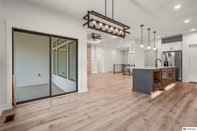 10005 S 180th Avenue Circle, Omaha, NE 68136