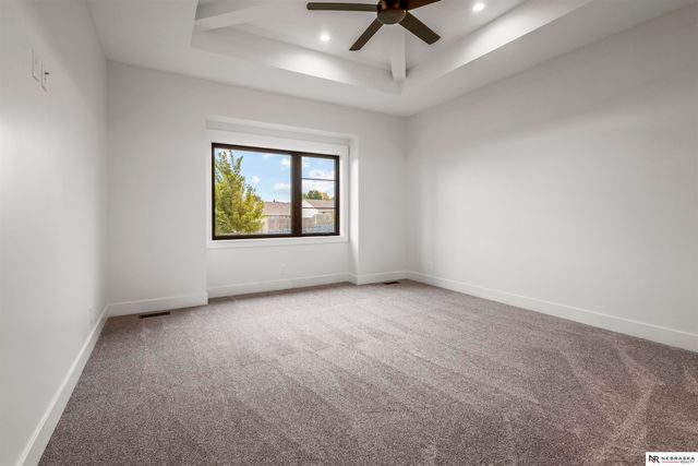 10005 S 180th Avenue Circle, Omaha, NE 68136