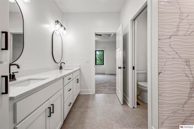 10005 S 180th Avenue Circle, Omaha, NE 68136