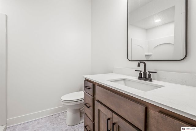 10005 S 180th Avenue Circle, Omaha, NE 68136