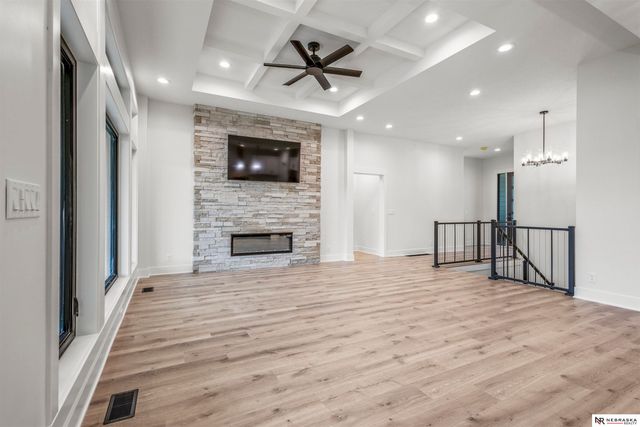 10005 S 180th Avenue Circle, Omaha, NE 68136