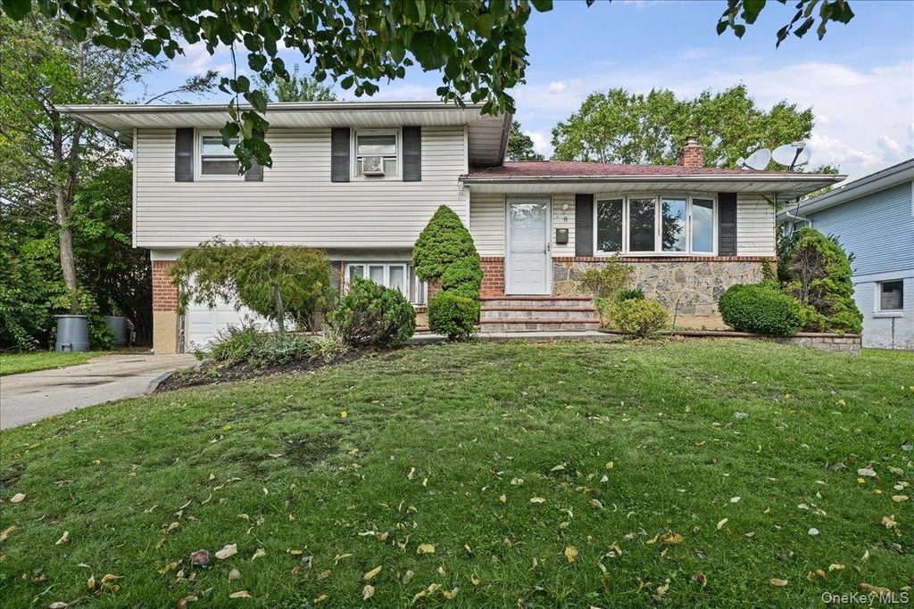 8 Evers Street, Hicksville, NY 11801 — photo 2