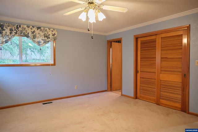 1992 Summit Av NW, Salem, OR 97304