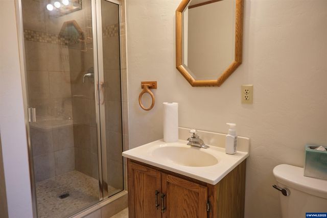 1992 Summit Av NW, Salem, OR 97304