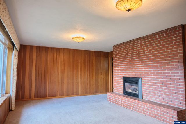 1992 Summit Av NW, Salem, OR 97304