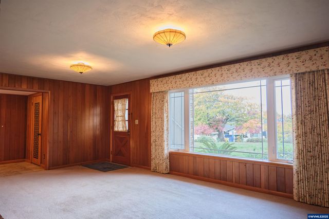 1992 Summit Av NW, Salem, OR 97304