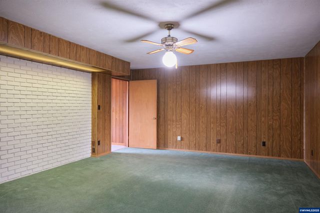 1992 Summit Av NW, Salem, OR 97304