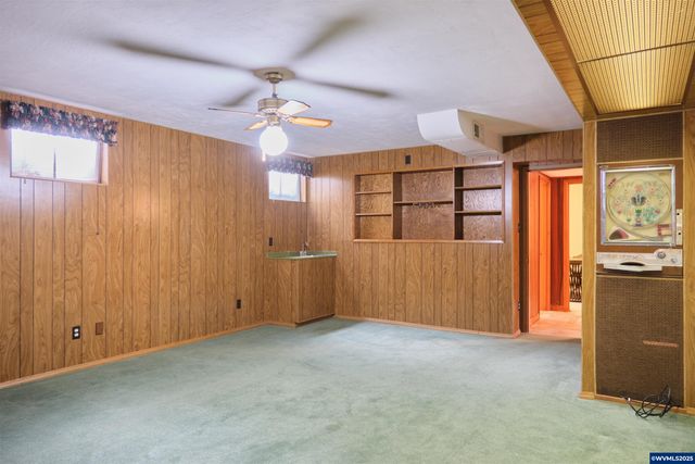 1992 Summit Av NW, Salem, OR 97304