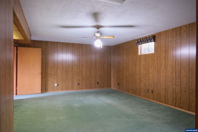 1992 Summit Av NW, Salem, OR 97304