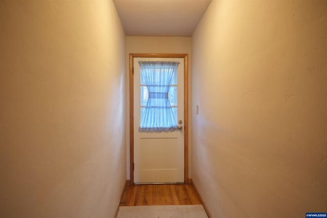 1992 Summit Av NW, Salem, OR 97304