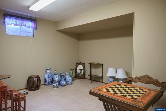 1992 Summit Av NW, Salem, OR 97304