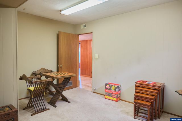 1992 Summit Av NW, Salem, OR 97304