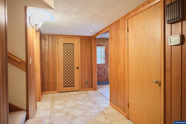 1992 Summit Av NW, Salem, OR 97304