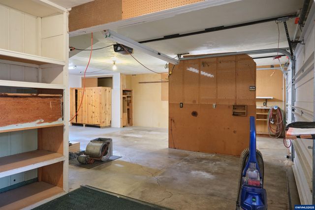 1992 Summit Av NW, Salem, OR 97304