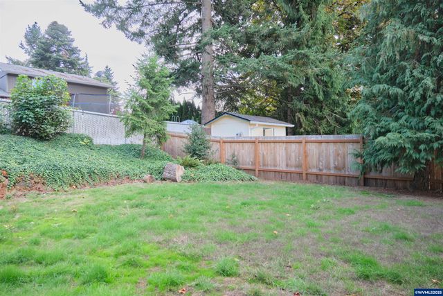 1992 Summit Av NW, Salem, OR 97304