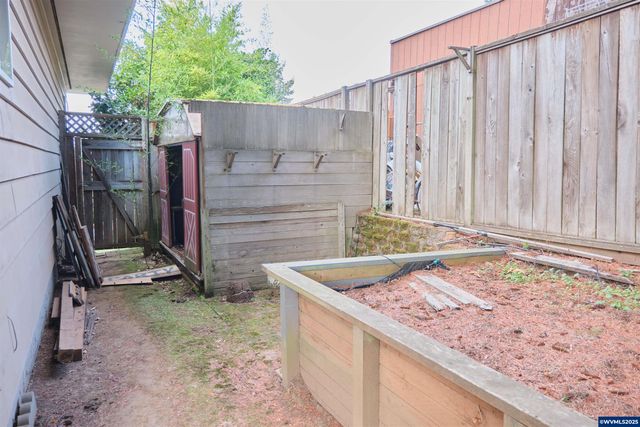 1992 Summit Av NW, Salem, OR 97304