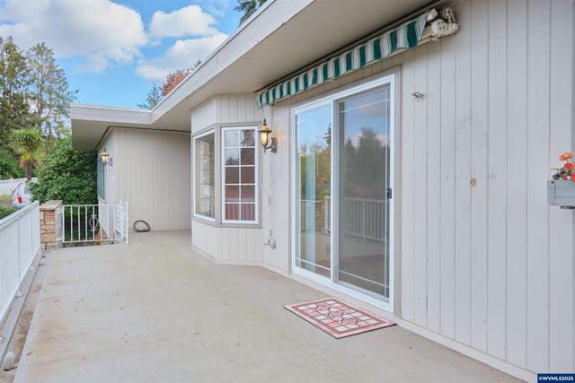 1992 Summit Av NW, Salem, OR 97304